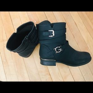 Guess boots